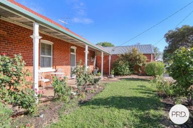 House For Sale - NSW - Henty - 2658 - CHARACTER FILLED - LARGE CORNER ALLOTMENT (Image 2)