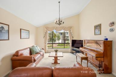House For Sale - WA - Booragoon - 6154 - ELEVATED CULDESAC LOCATION (Image 2)