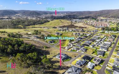Residential Block For Sale - NSW - Lithgow - 2790 - Expansive 1,846sqm Block Offering Services, Views and Exceptional Lifestyle Appeal (Image 2)