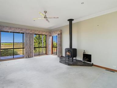 House For Lease - VIC - East Bairnsdale - 3875 - 3-BEDROOM HOME WITH STUNNING WETLAND VIEWS  (Image 2)