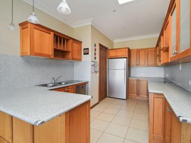 House For Lease - VIC - East Bairnsdale - 3875 - 3-BEDROOM HOME WITH STUNNING WETLAND VIEWS  (Image 2)