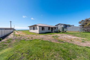House For Sale - SA - Meningie - 5264 - 12 Narrung Road — LOCATION, LOCATION, LOCATION! (Image 2)