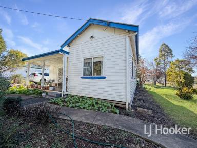 House For Sale - NSW - Inverell - 2360 - Character Home on 2165m2 Block  (Image 2)