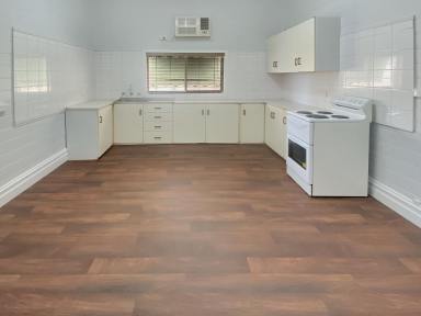 House For Lease - NSW - Narrandera - 2700 - 3 Bedroom Home (Image 2)