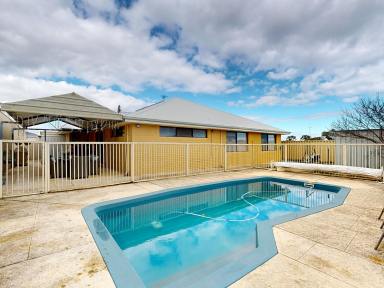 House For Sale - WA - Ridgewood - 6030 - SPACIOUS FAMILY LIVING WITH A POOL & PLENTY OF ROOM TO GROW  (Image 2)