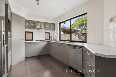 House For Sale - WA - Bateman - 6150 - The Executive Family Residence — Rossmoyne School Catchment (Image 2)