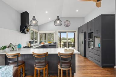 Acreage/Semi-rural For Sale - VIC - Glenrowan - 3675 - The Complete Equestrian Lifestyle Package (Image 2)