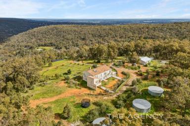 Acreage/Semi-rural For Sale - WA - Roleystone - 6111 - “Maison de Montagne”  (Image 2)