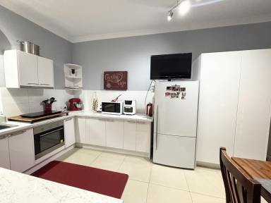 House For Sale - VIC - Mildura - 3500 - Centrally Located - Beautifully Presented!  (Image 2)