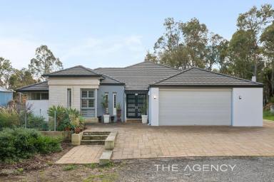 House For Sale - WA - Gidgegannup - 6083 - Sanctuary on Strawberry (Image 2)