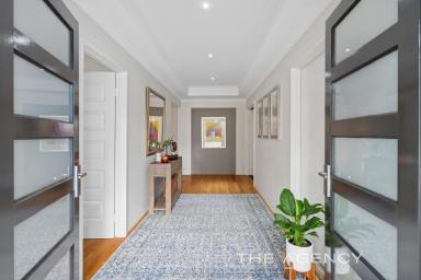 House For Sale - WA - Gidgegannup - 6083 - Sanctuary on Strawberry (Image 2)