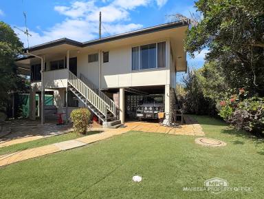 House For Sale - QLD - Mareeba - 4880 - RENOVATE, INVEST OR MOVE IN – GREAT POTENTIAL ON 817m27sqm  (Image 2)