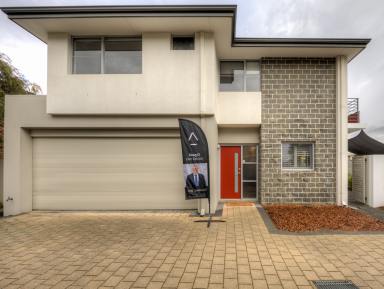 Townhouse For Sale - WA - Belmont - 6104 - EXECUTIVE LIVING  (Image 2)