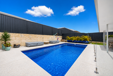 House For Sale - WA - Jindalee - 6036 - Coastal Family Living At It's Finest (Image 2)