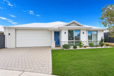 House For Sale - WA - Jindalee - 6036 - Coastal Family Living At It's Finest  (Image 2)