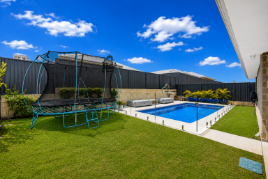 House For Sale - WA - Jindalee - 6036 - Coastal Family Living At It's Finest  (Image 2)