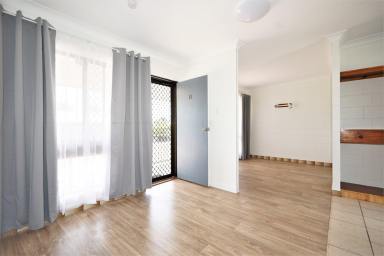 Unit For Sale - QLD - Edmonton - 4869 - ONE-BEDROOM UNIT IN A GATED COMPLEX.....  (Image 2)