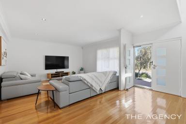 House For Sale - WA - Dudley Park - 6210 - A Masterpiece of Design and Elegance! (Image 2)