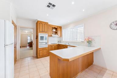 House For Sale - VIC - Red Cliffs - 3496 - WELL PRESENTED HOME WITH PLENTY TO OFFER (Image 2)