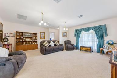 House For Sale - VIC - Red Cliffs - 3496 - WELL PRESENTED HOME WITH PLENTY TO OFFER (Image 2)
