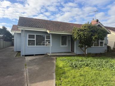 House Leased - VIC - Hamilton - 3300 - Freshly Painted Family Home  (Image 2)