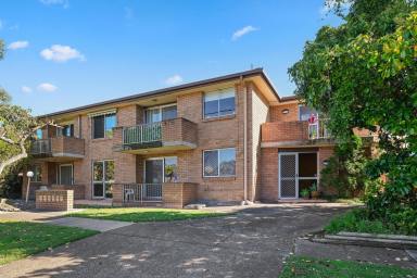 Unit For Sale - NSW - Lambton - 2299 - PARKSIDE LIVING IN THE HEART OF LAMBTON! (Image 2)