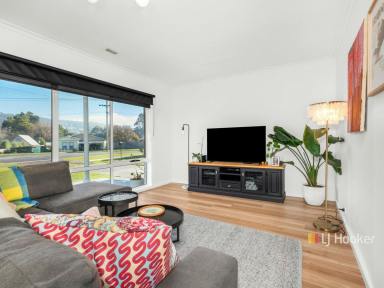 House For Sale - TAS - Railton - 7305 - Leake Of Faith  (Image 2)