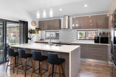 Lifestyle For Sale - NSW - Mudgee - 2850 - ENTERTAIN, RELAX OR EXPLORE (Image 2)
