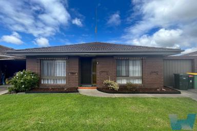 Unit Leased - VIC - Bairnsdale - 3875 - COMFORTABLE & CONVENIENT UNIT  (Image 2)