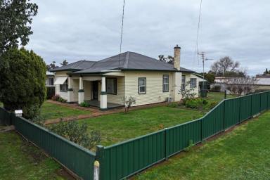 House For Sale - VIC - Rochester - 3561 - SOLID FAMILY HOME ON A GENEROUS 934m² CORNER ALLOTMENT  (Image 2)