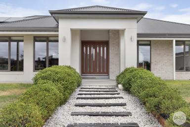 House For Sale - VIC - Cardigan - 3352 - Spacious Family Living On A Lifestyle Allotment In Sought-After Cardigan (Image 2)