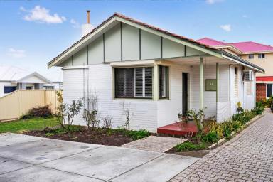 House For Sale - WA - Wilson - 6107 - Charming Cottage with Room to Grow  (Image 2)
