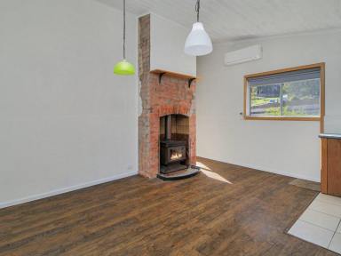 House For Sale - VIC - Bruthen - 3885 - AFFORDABLE COUNTRY CHARM WITH PLENTY OF POTENTIAL  (Image 2)