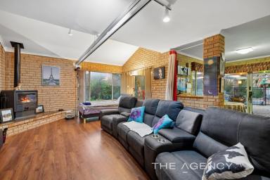 House For Sale - WA - Alexander Heights - 6064 - King of the Hill!  (Image 2)