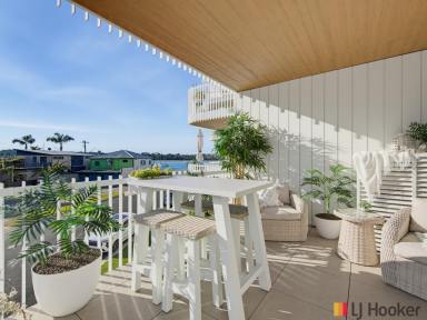House For Sale - NSW - Batemans Bay - 2536 - APARTMENT LIVING WITH ROOM TO MOVE  (Image 2)