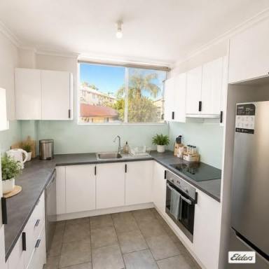 Unit For Lease - NSW - Wollongong - 2500 - Beachside Unit  (Image 2)