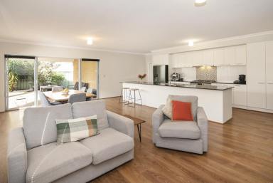 House For Sale - WA - Margaret River - 6285 - WHEN SIZE MATTERS...SPACIOUS LAYOUT  (Image 2)