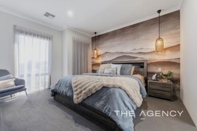 House For Sale - WA - Heathridge - 6027 - Impressive in Every Way...BRING YOUR CARAVAN!  (Image 2)