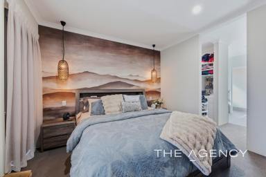 House For Sale - WA - Heathridge - 6027 - Impressive in Every Way...BRING YOUR CARAVAN!  (Image 2)