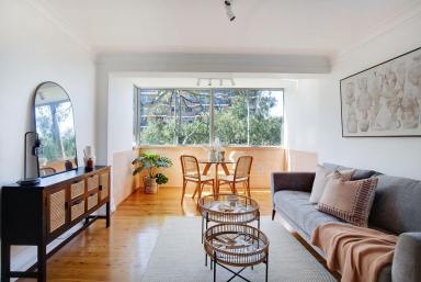 Apartment For Sale - WA - Fremantle - 6160 - End Position. Leafy Outlook. Filled with Light.  (Image 2)