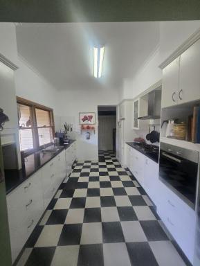 House For Sale - NSW - Inverell - 2360 - Grandeur Living on Acreage.  (Image 2)