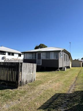 House For Lease - QLD - North Mackay - 4740 - Partially furnished home close to the city  (Image 2)