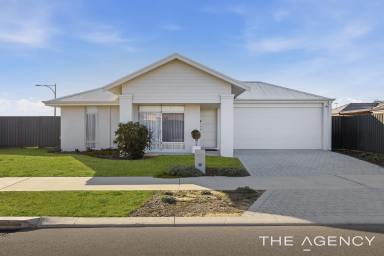 House For Sale - WA - Madora Bay - 6210 - Contemporary Coastal Living with Style, Space & Sophistication (Image 2)