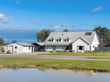House For Sale - VIC - Echuca - 3564 - Your Country Escape Starts Here  (Image 2)