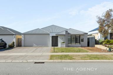 House For Sale - WA - Alkimos - 6038 - DIVE INTO YOUR NEXT CHAPTER!  (Image 2)
