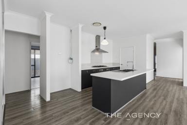 House For Sale - WA - Alkimos - 6038 - DIVE INTO YOUR NEXT CHAPTER! (Image 2)