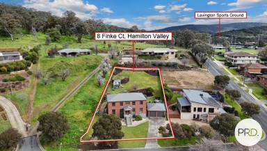 House For Sale - NSW - Hamilton Valley - 2641 - BEAUTIFULL VIEWS, EXPANSIVE HOME, GENEROUS LOT (Image 2)