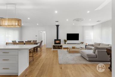 House For Sale - VIC - Mount Eliza - 3930 - Your Spacious Family Sanctuary (Image 2)