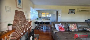 House For Sale - TAS - Greens Beach - 7270 - MINUTES FROM YOUR MORNING "TEE TIME"! (Image 2)