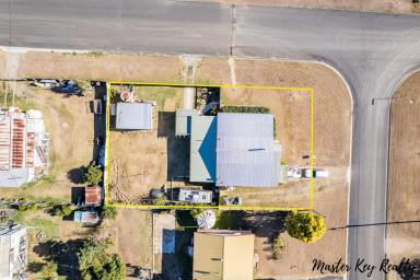 Lifestyle For Sale - QLD - Murgon - 4605 - Family, We Think We've Found the One!  (Image 2)